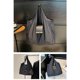 thumbnail image 4 of Guardurnaity Bolso tote plegable con llavero, de piel y tela, con detalles en oro cepillado. Minibolsos expandibles con llavero. Bolsas de mensajero y de hombro café, 4 of 6
