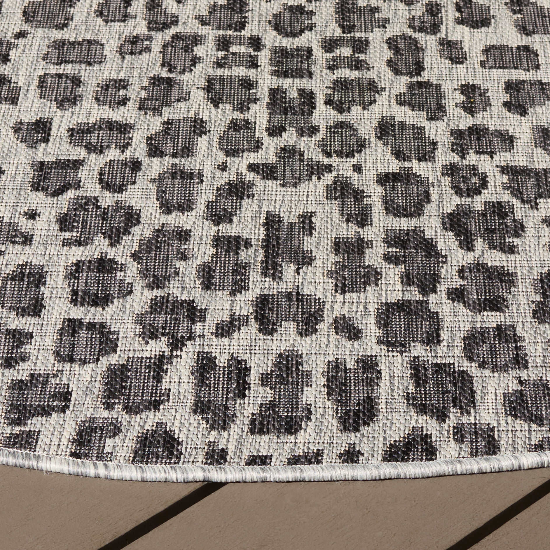 Safavieh Courtyard Karina Animal Indoor/Outdoor Area Rug, Gray/Black, 7'10" x 7'10" Round
