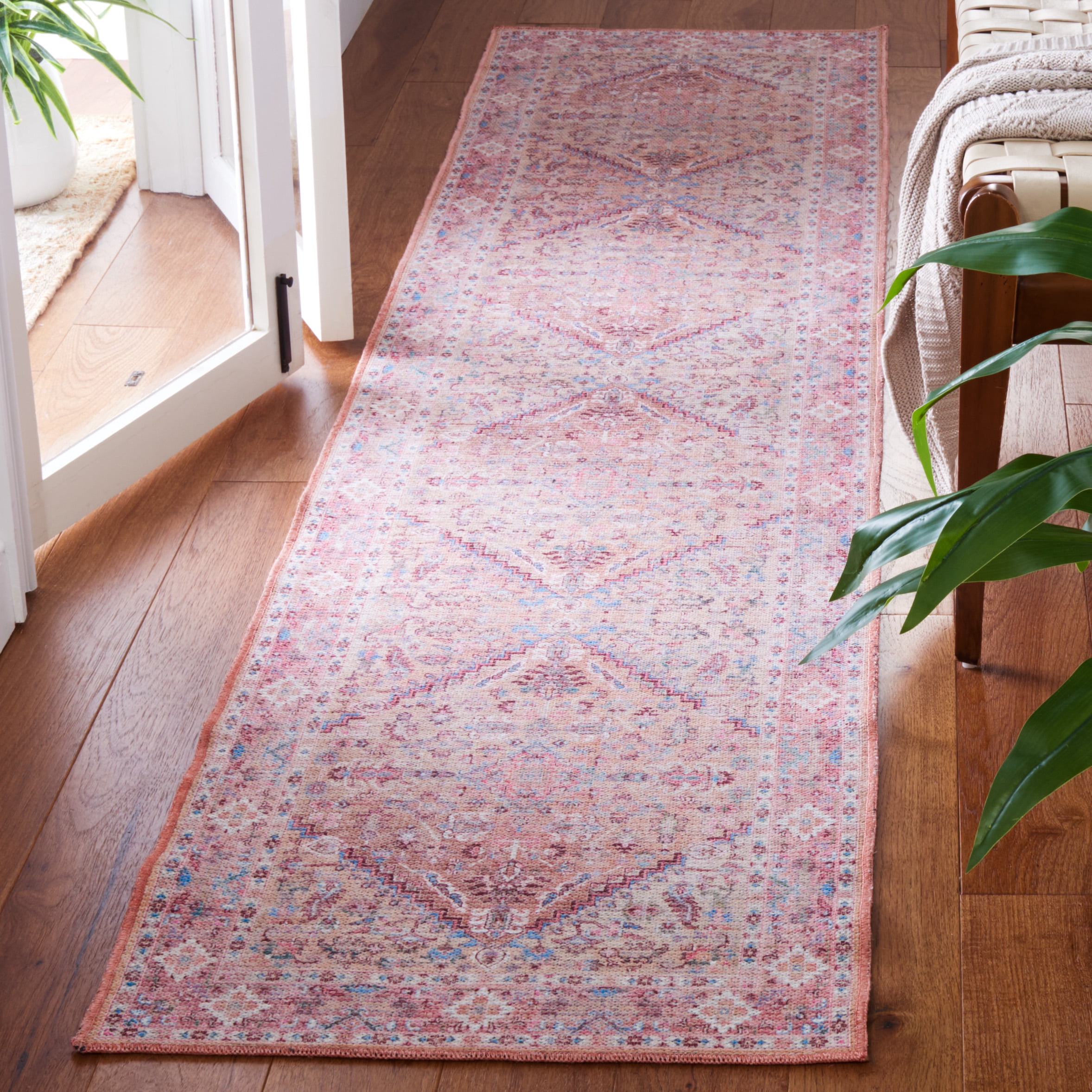 SAFAVIEH Serapi Donald Oriental Machine Washable Runner Rug, Beige/Pink, 2' x 9'