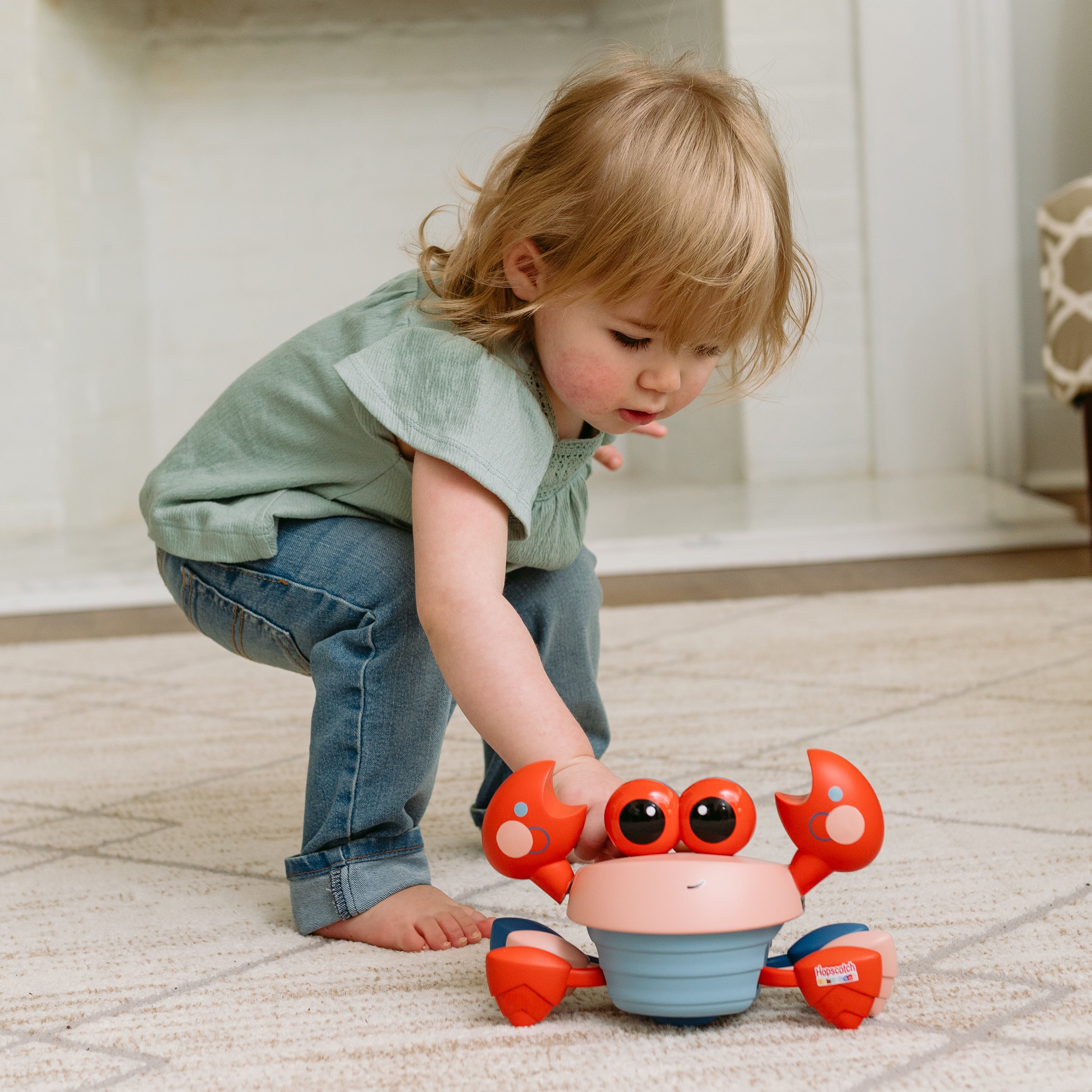 Hopscotch Lane Musical Crawling Crab, Red Dancing Toy, Babies and Toddlers, Unisex, Ages 6+ Months  (图5) Hopscotch Lane Musical Crawling Crab, Red Dancing Toy, Babies and Toddlers, Unisex, Ages 6+ Months  (图5)
