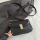 thumbnail image 1 of Bolso de mano con textura retro para mujer, nuevo bolso de hombro de otoño e invierno 2025, de gran valor, sencillo, para ir al trabajo, pequeño bolso cuadrado bajo la axila., 1 of 5