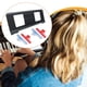 thumbnail image 1 of Atril para teclado electrónico, accesorios para piano, atril para partituras de teclado para práctica en el aula, regalos para presentaciones en el Clips rojos y azules, 1 of 10