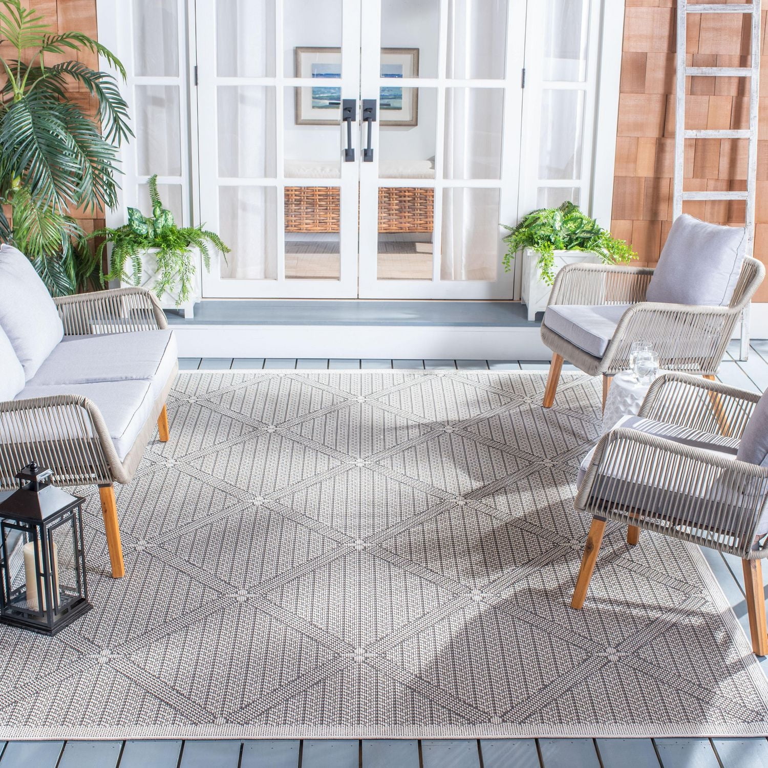 SAFAVIEH Bermuda Julijana Geometric Diamonds Outdoor Area Rug