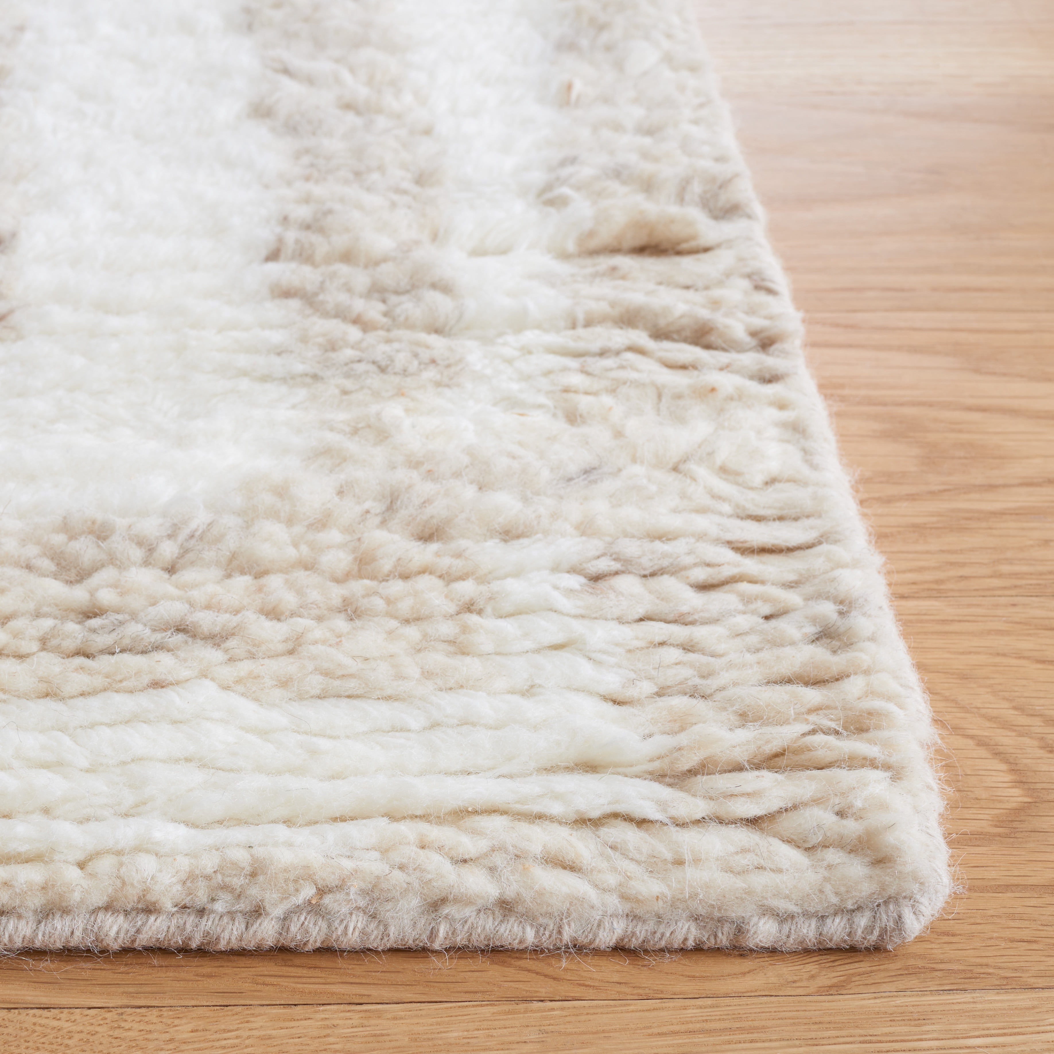 SAFAVIEH Casablanca Isaiah Geometric Area Rug, Ivory/Beige, 8' x 10'