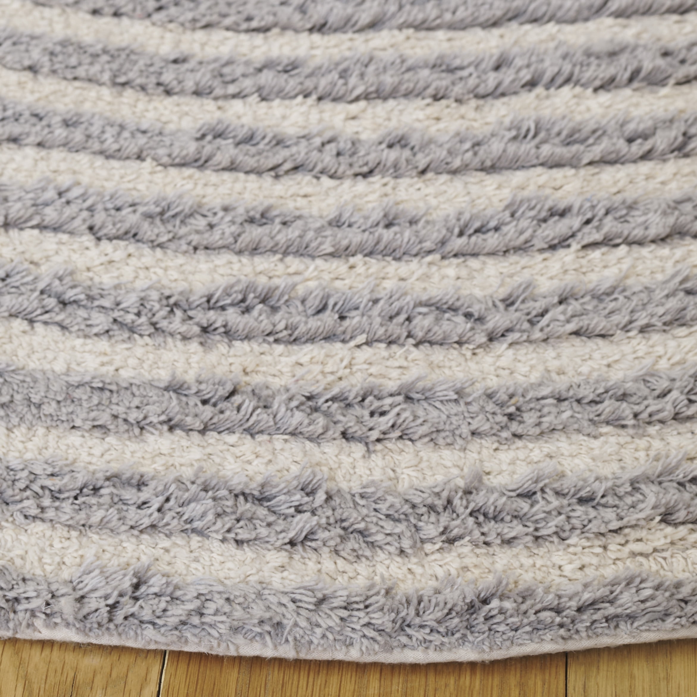 Safavieh Easy Care Beckah Geometric Machine Washable Area Rug, Gray, 5' x 5' Round