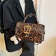 thumbnail image 2 of Bolsos de gran valor para mujer, nuevo estilo 2025, moderno bolso cuadrado pequeño, sencillo, versátil, informal, con diseño de nicho, bolso de mensajero, 2 of 5