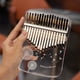 thumbnail image 5 of Kalimba 17 Teclas Profesional Pulgar Piano Acrílico Kalimba Pulgar Piano Teclado Instrumento Musical Pluma, 5 of 5