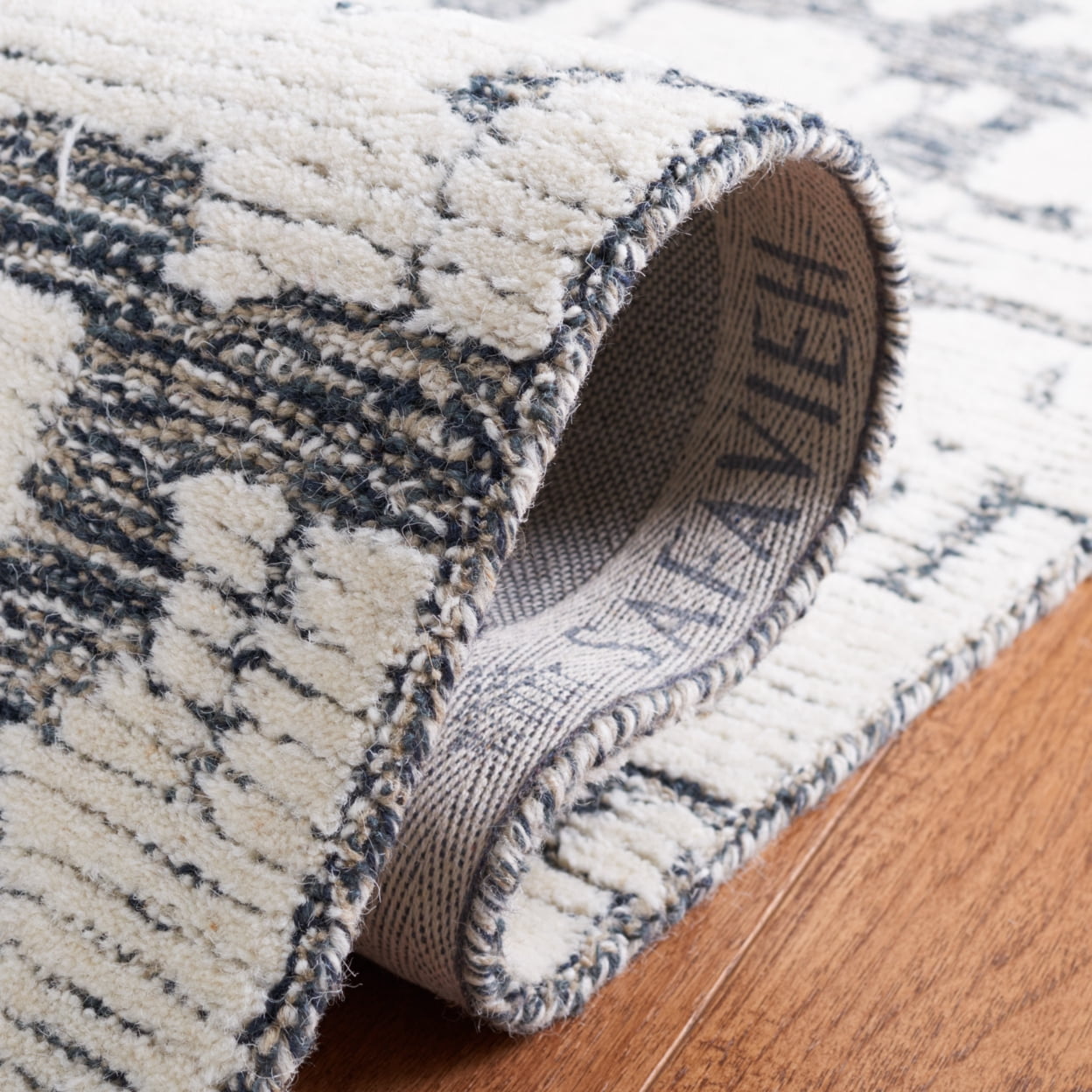 SAFAVIEH Martha Stewart Distressed Area Rug, Charcoal/Ivory, 4' x 6'
