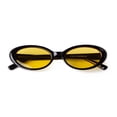 thumbnail image 1 of Gafas de Sol Laurinny Ovaladas Estilo Retro de los 90 con Montura Negra y Lentes Amarillos, 1 of 8