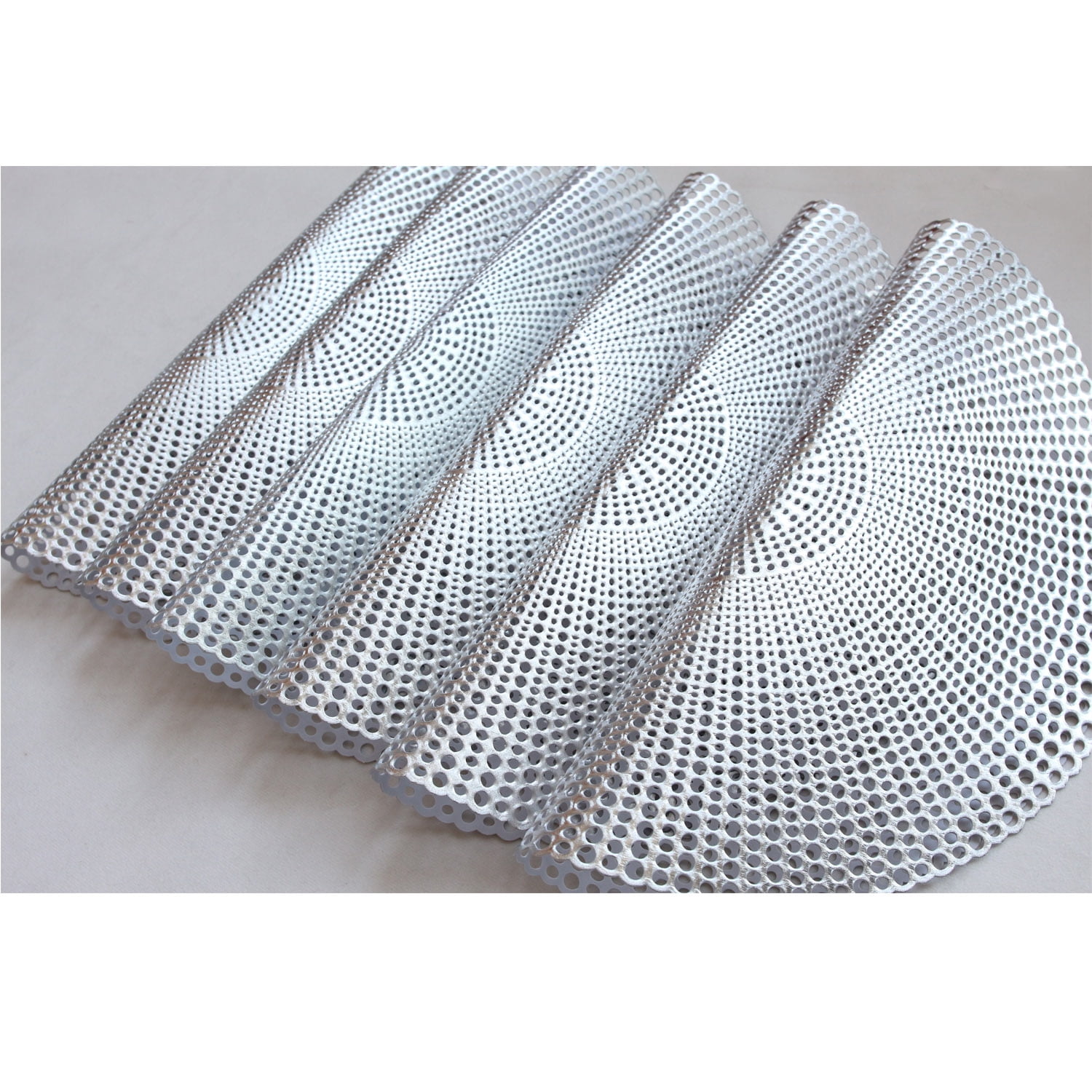 Thymat 16.5" Round Vinyl Metallic Placemats, Set of 6, Silver