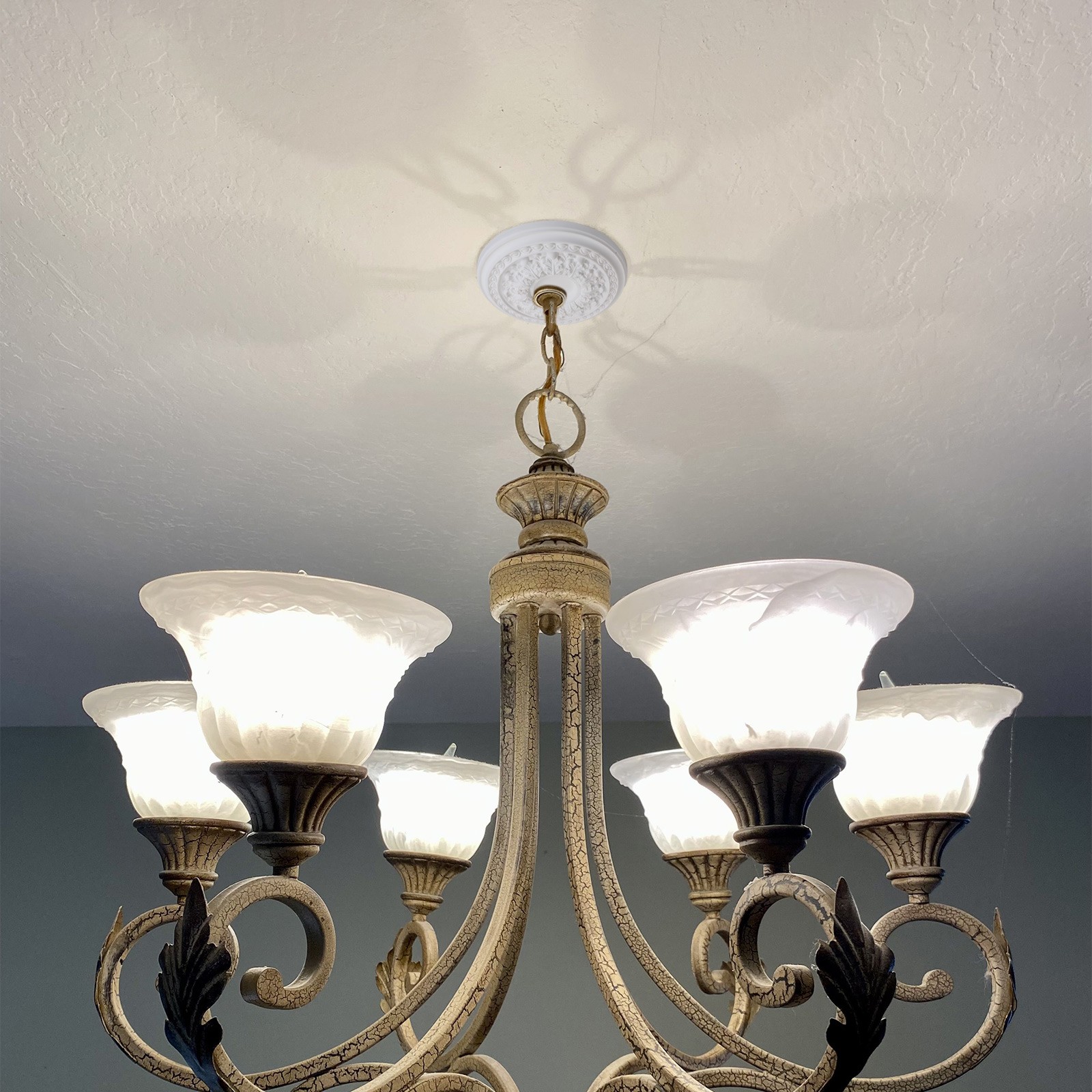 Wodtesl Home PU Lamp Plate Imitation Plaster Disc Flower Plate Simple Round Ceiling Shape Lamp Pool Chandelier Base Lamp Holder