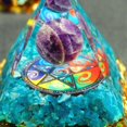 thumbnail image 2 of Pirámide Cristal Natural Piedra Curativa Chakra Reiki para El Y La Oficina (C), 2 of 9