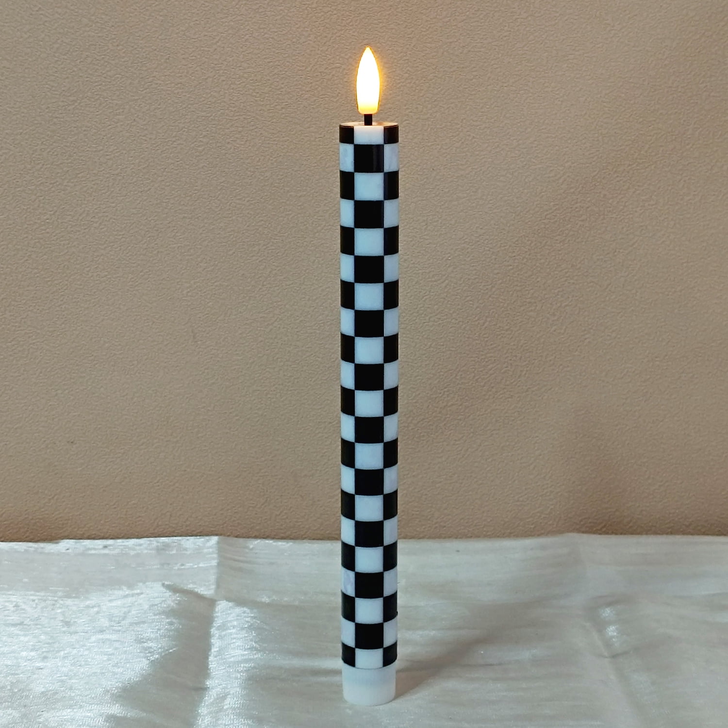 XINAOBAOLUO Black and White Checkerboard LED Flameless Candles Set of 3 Flickering Flameless Candles，Remote Control with Timer,Flameless Home Decor Dinner Gift