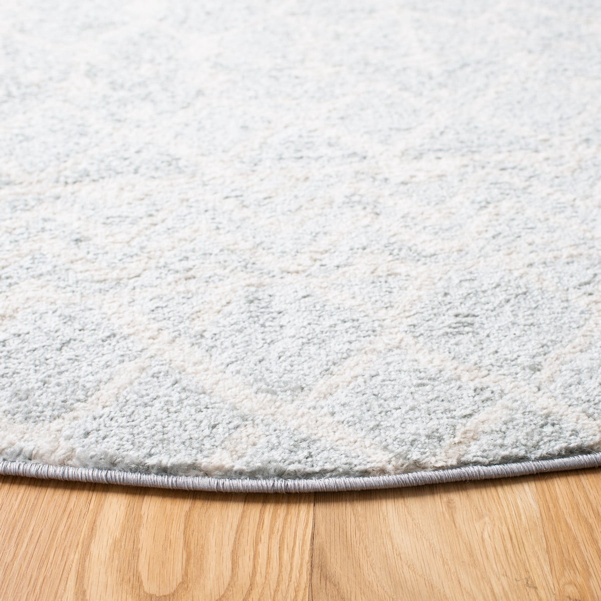 SAFAVIEH Tulum Glen Moroccan Geometric Area Rug, 5' x 5' Round, Light Grey/Ivory