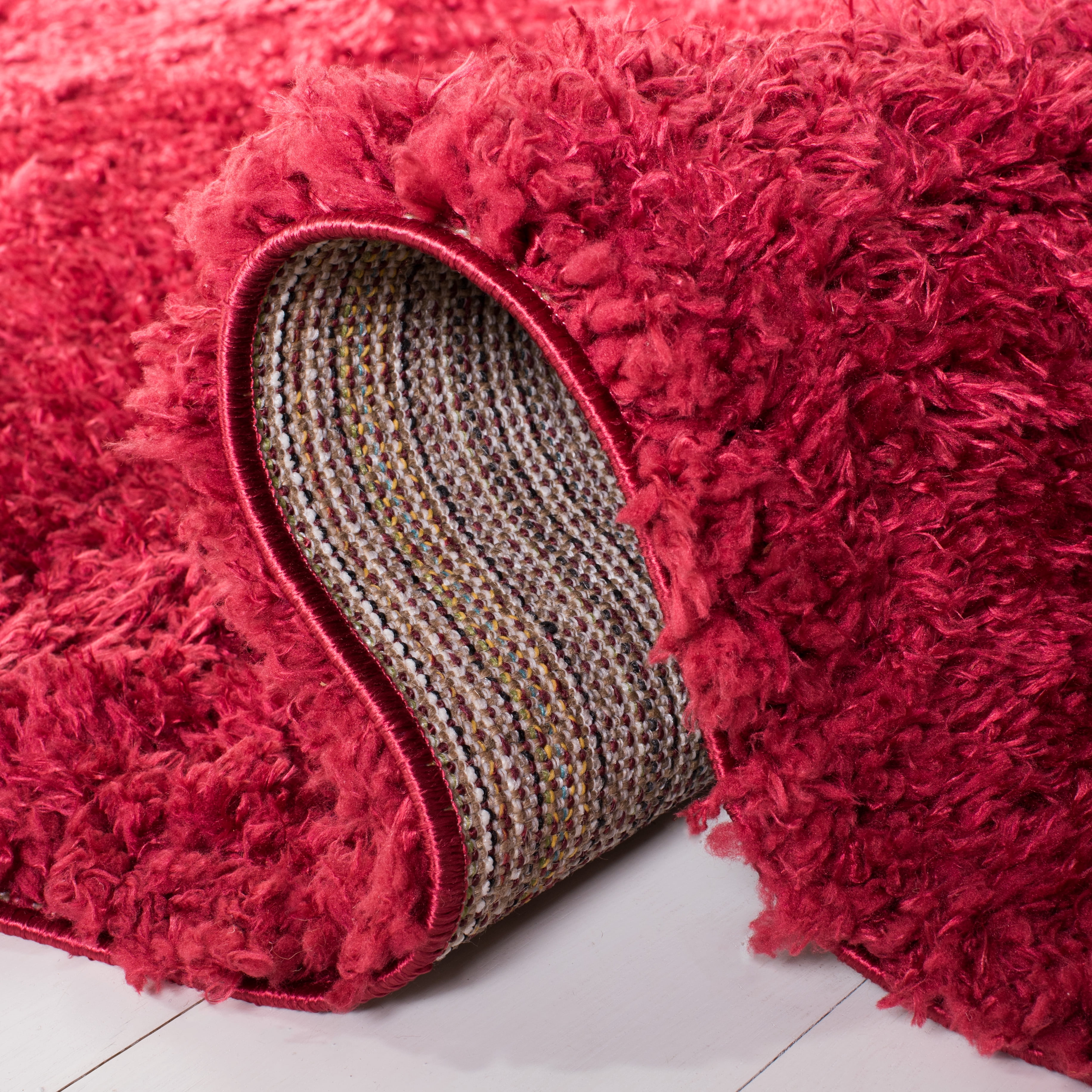 SAFAVIEH Madrid Miah Solid Polyester Shag Area Rug, Red, 3' x 3' Square