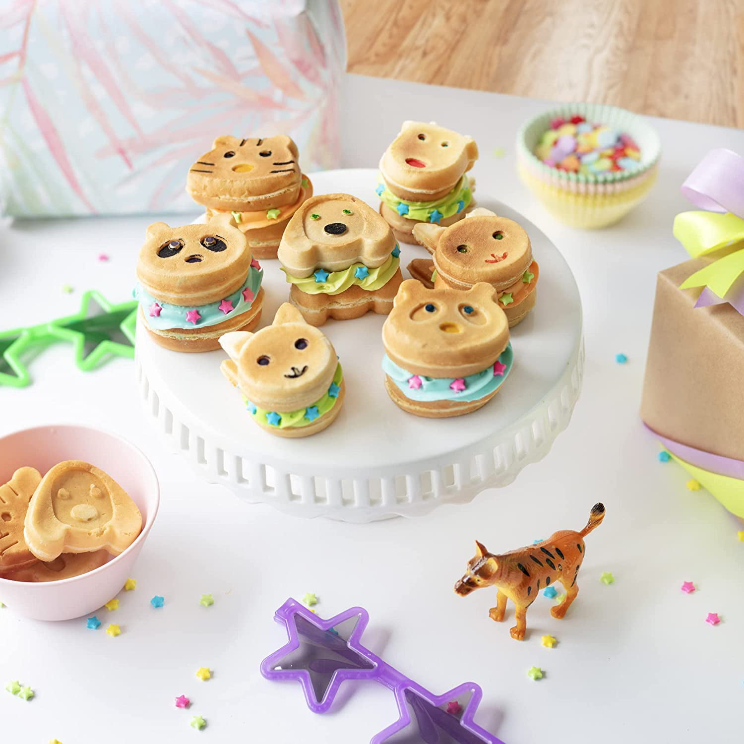 Who doesn't love mini waffles? 🧇 This set includes 7 (yes, seven!) 4