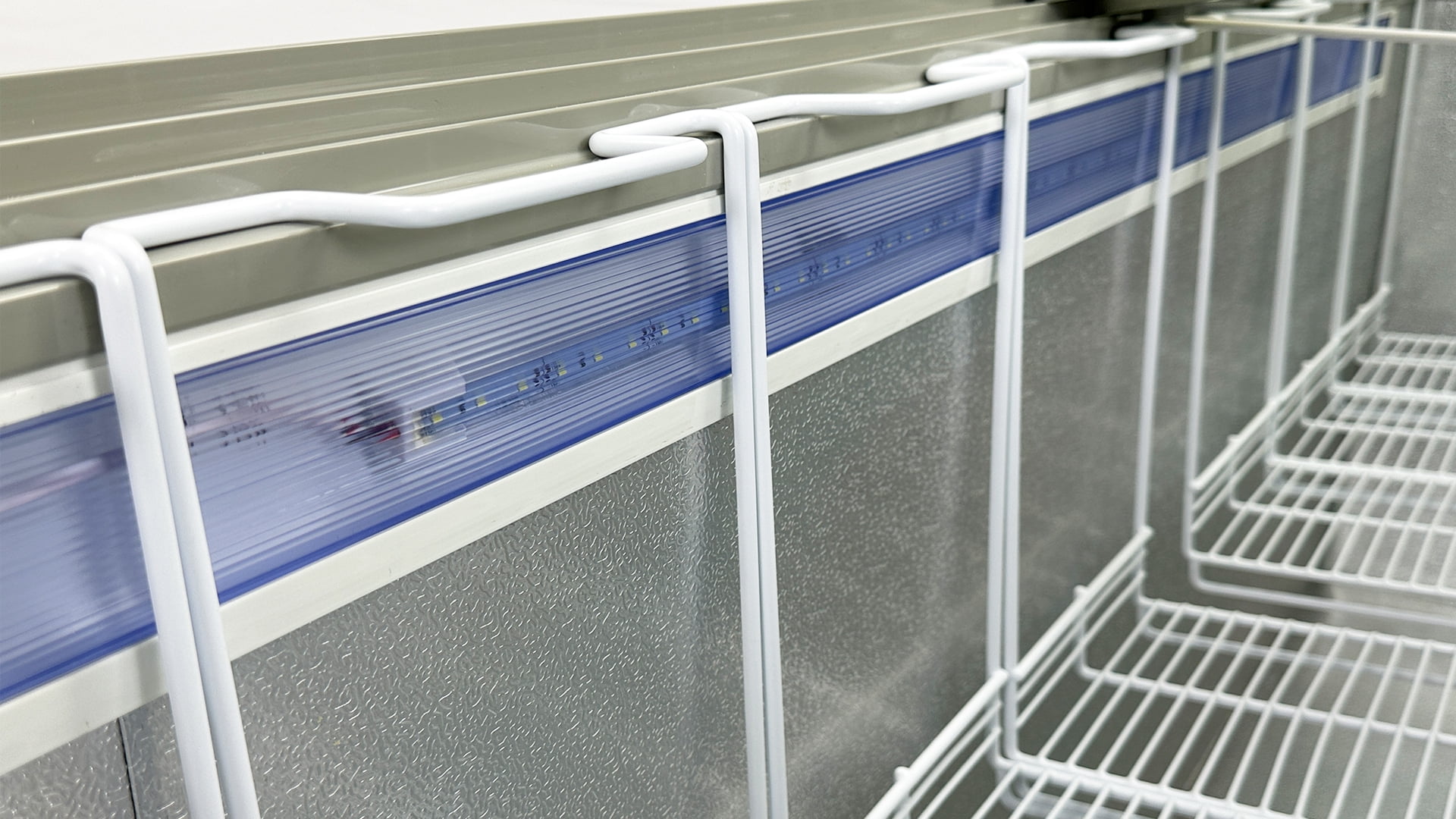 72 in. Heavy-duty Chest Two Sliding Glass Door Meat Seafood Ice Cream Display Freezer 19.3 Cu. Ft Commercial Freezer NSF ETL