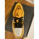 thumbnail image 2 of shoes men Jo r-dan 1 Texi Size Men 7 / Women 8.5 $140, 2 of 4