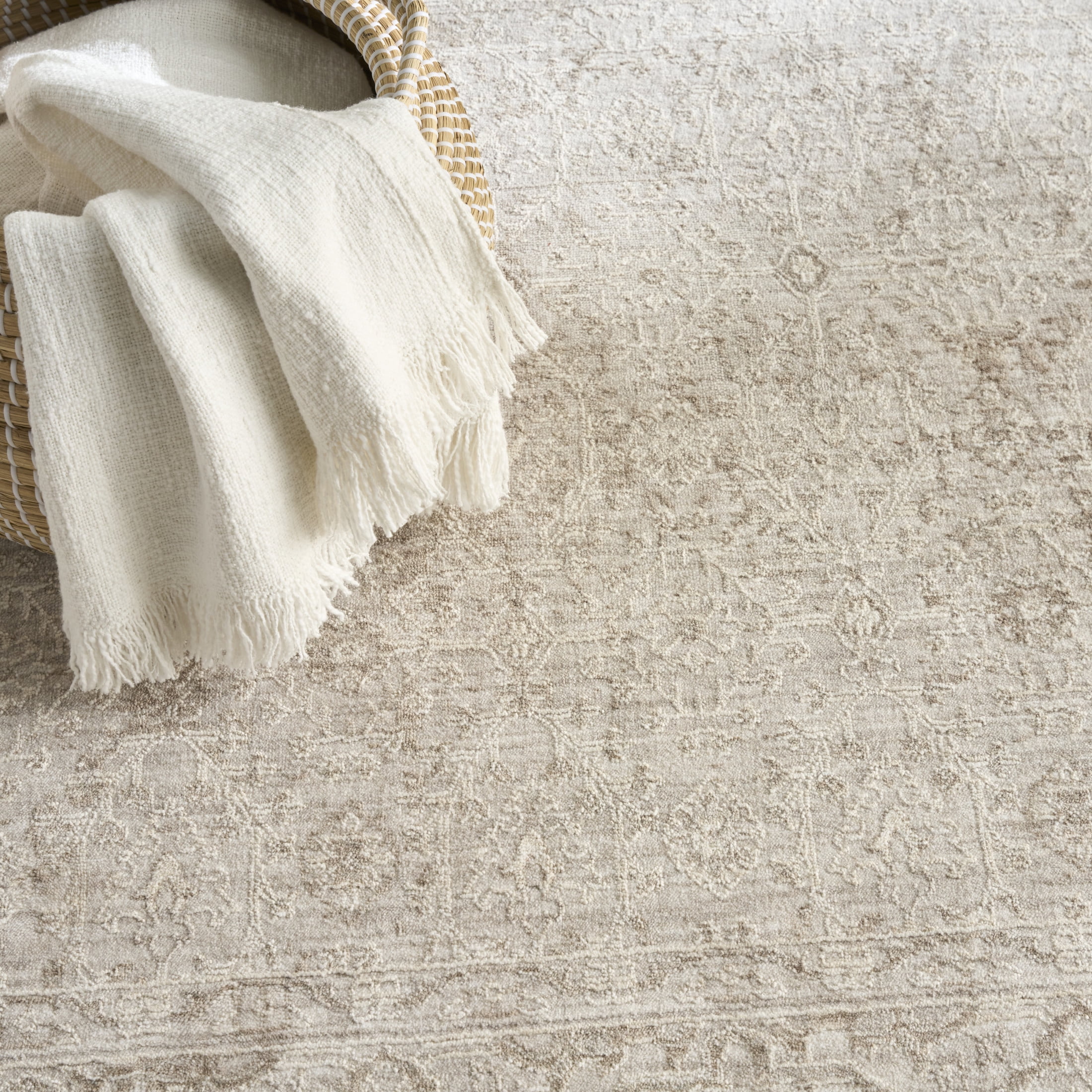 Nourison Outlines 7'10" x 9'10" Ivory Grey Vintage Indoor Rug