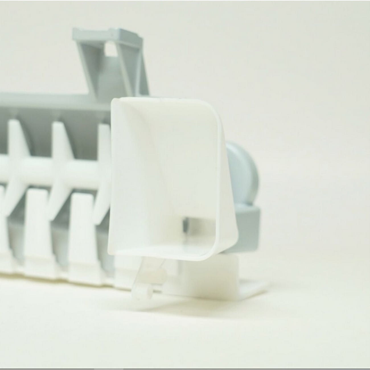 Refrigerator Ice Maker Assembly Replaces For Kenmore 59679543014 59679543015 59679543016 5967954901 59679549010 59679549011 59679549012 59679549013 59679549015