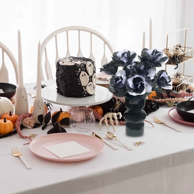 Ramo de rosas de Halloween Arreglo gótico artificial de rosas negras 34cm • Decoración floral de poliéster realista • Centro de mesa espeluznante para fiestas, hogar y eventos
