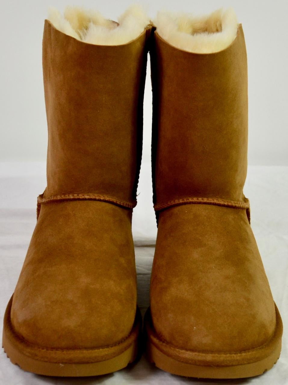 UGG Women's Boots Bailey Bow II-Size 8 
