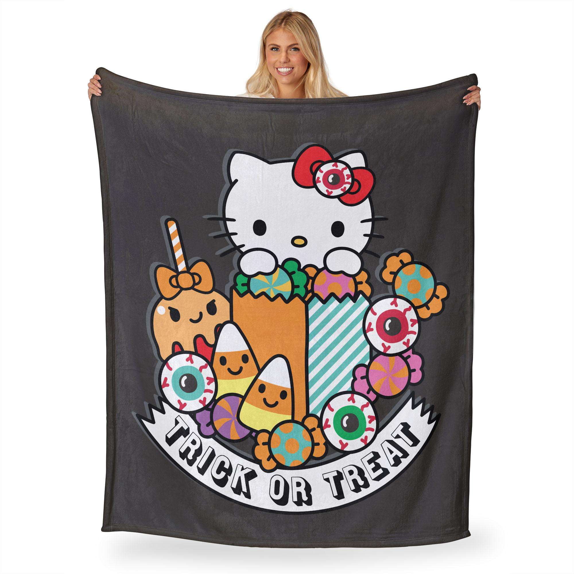 The Northwest Group 1SAN-23600-0081-OOF 50 x 60 in. ENT Sanrio Hello Kitty Trick or Treat Silk Touch Throw
