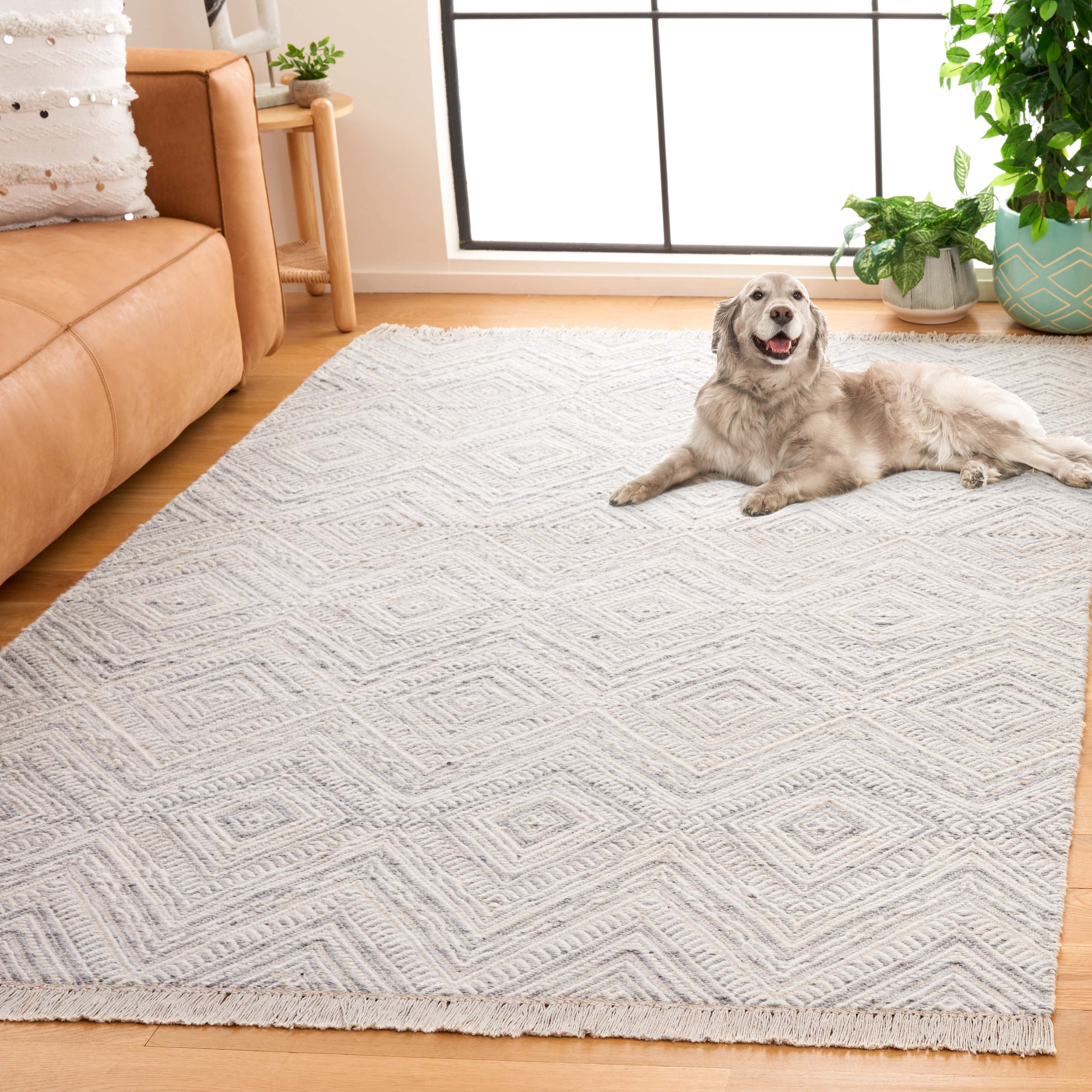 Safavieh Kilim Shannon Diamond Area Rug, Light Gray/Ivory, 6' x 9'