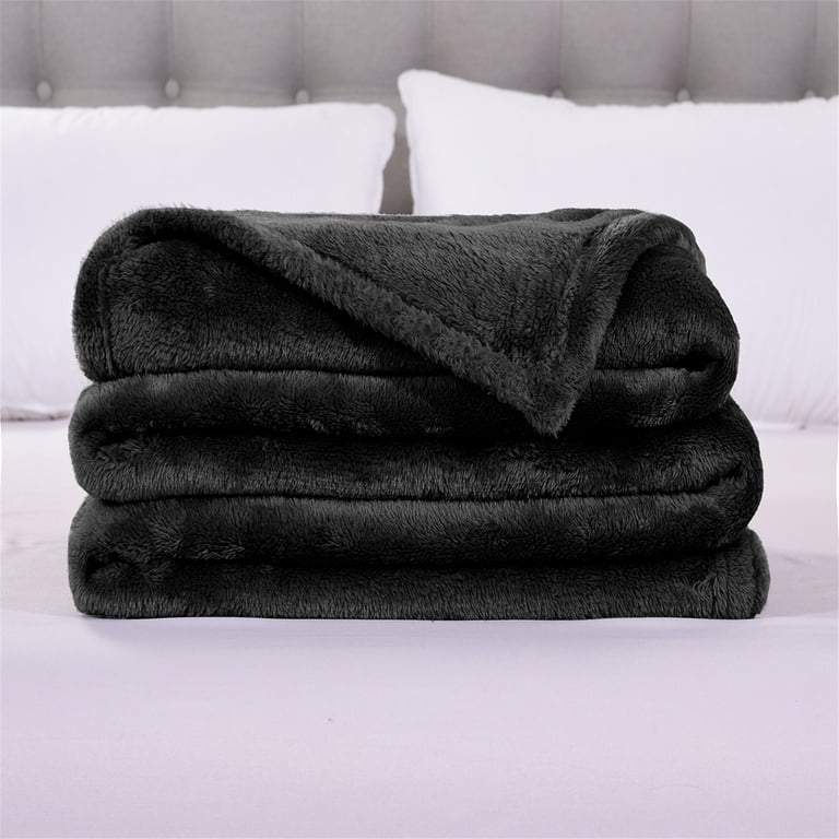 Black blanket cheap new arrivals