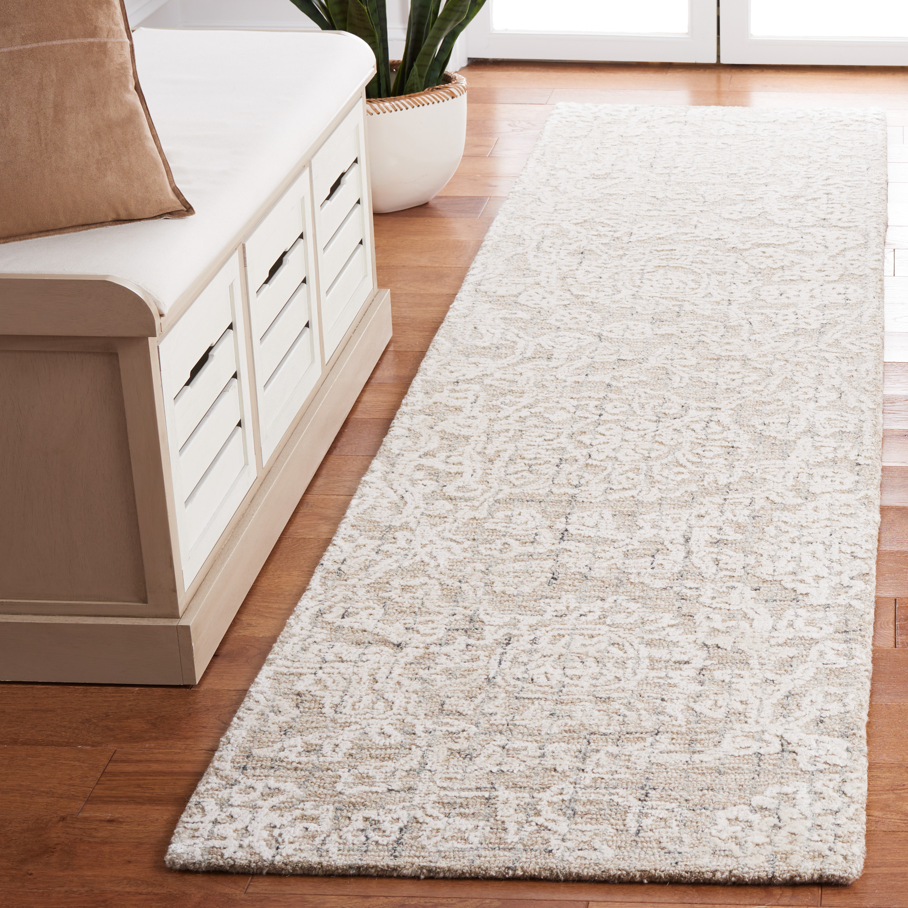 SAFAVIEH Metro Aideen Distressed Runner Rug, Beige/Ivory, 2'3" x 9'