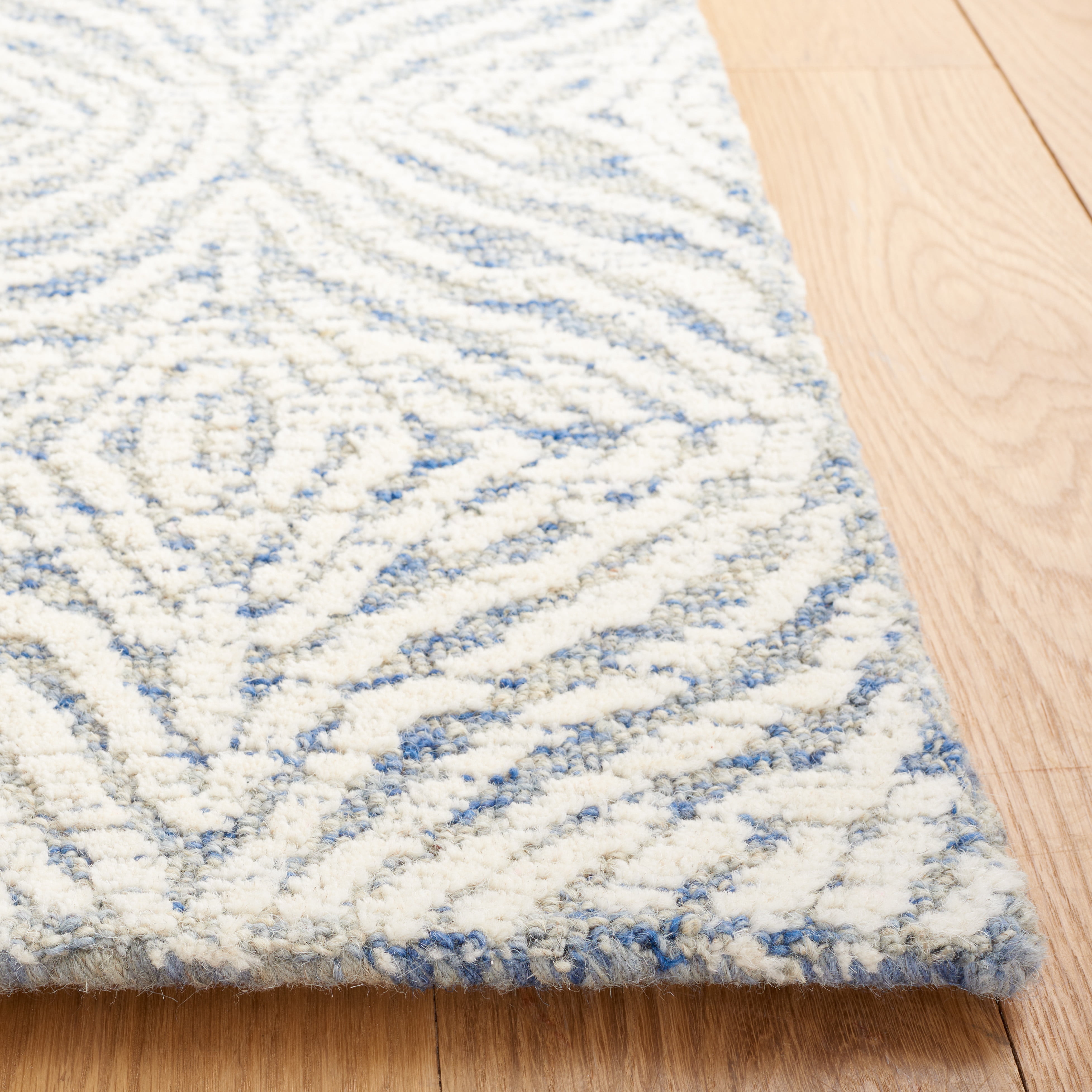 SAFAVIEH Metro Dalach Medallion Runner Rug, Blue/Ivory, 2'3" x 8'