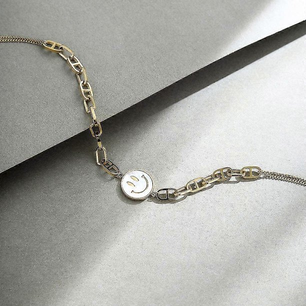 Collar de empalme de acero de titanio con colgante de concha sonriente con incrustaciones de viento fresco dulce de minorías, cadena de tendencia de temperamento de otoño e invierno para mujer