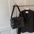 thumbnail image 1 of Bolsos Cruzados Bolso acolchado de algodón de invierno bandolera de mujer acolchado a rayas para fiesta (negro), 1 of 9