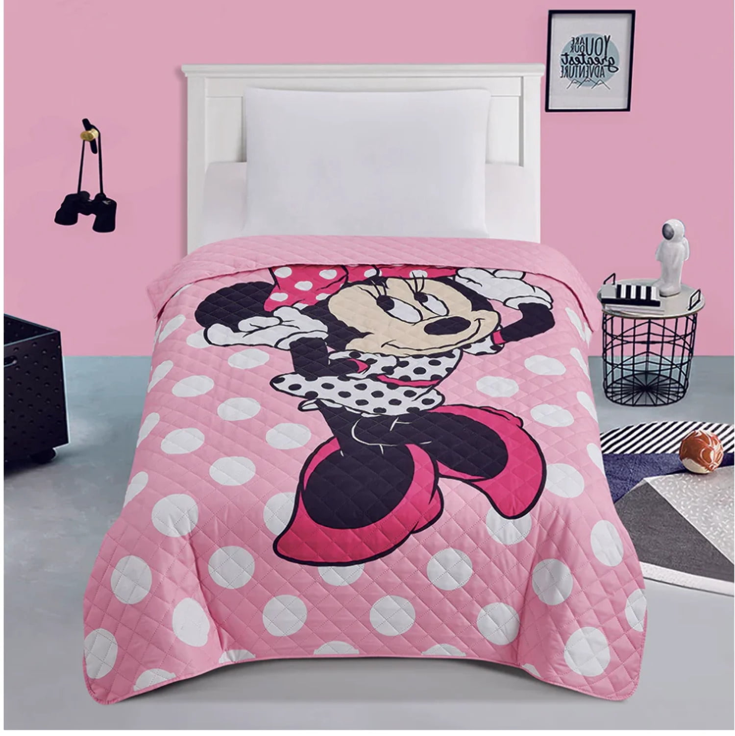 Minnie Mouse "2 Cute" Twin/Full Quilted Bedspread Only