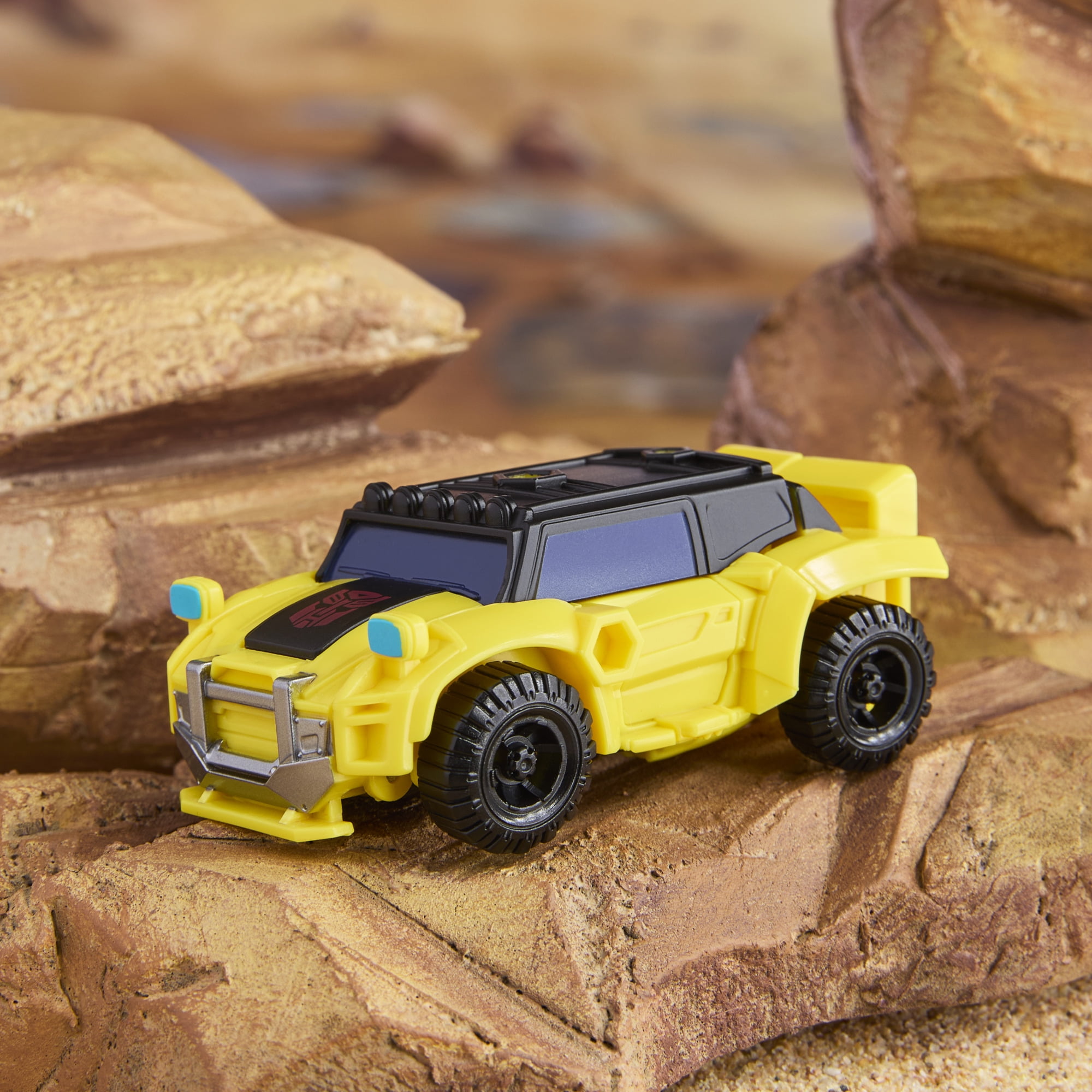 Transformers CYBERWORLD Cyber Changers Bumblebee Action Figure