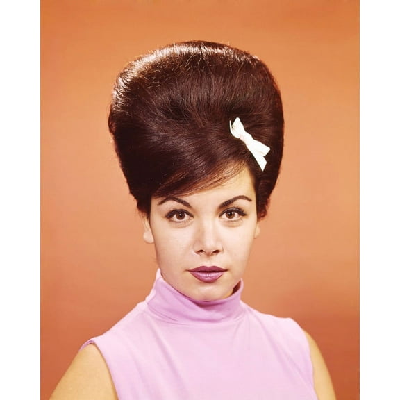 Poster Fam Annette Funicello Beehive Haircut 24 in x 36 in Poster