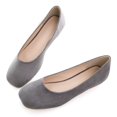 thumbnail image 2 of Zapatos planos de gamuza SAILING LU para mujer, vestido gris, talla 10.5, 2 of 7