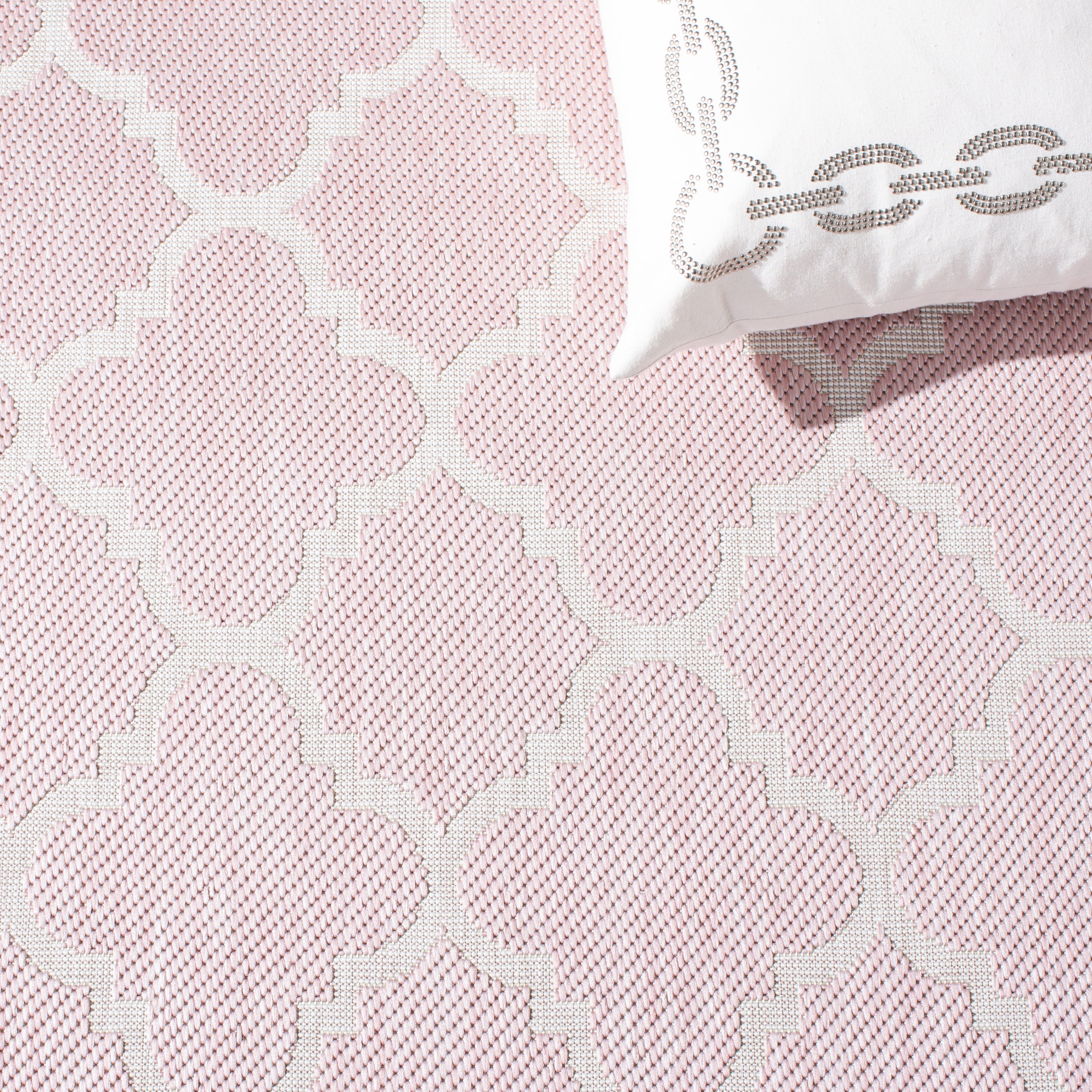 Safavieh Courtyard Claudia Geometric Indoor/Outdoor Area Rug, Pink/Beige, 6'7" x 9'6"