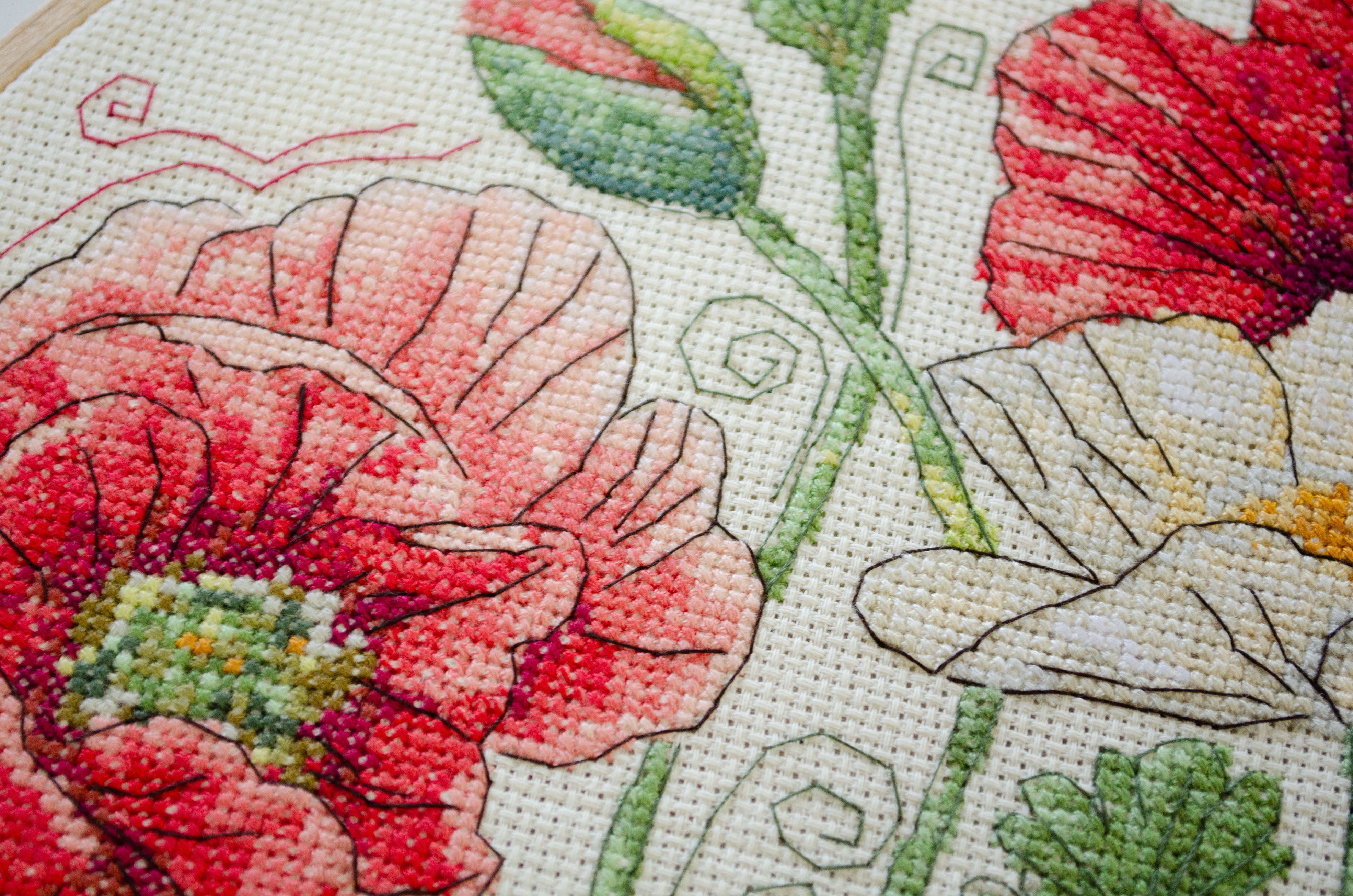 Counted Cross-stitch kit - When Poppies Bloom AH-299