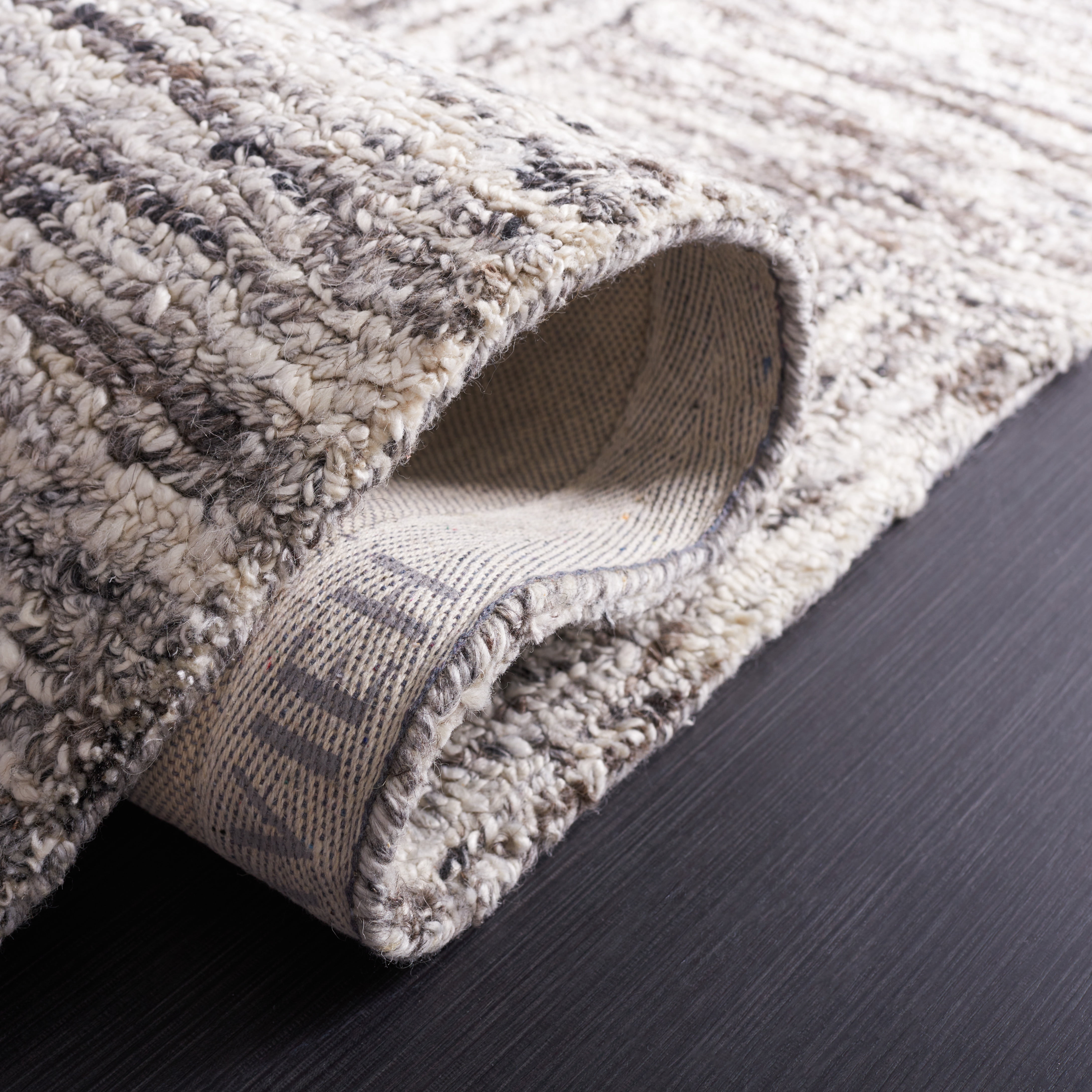 SAFAVIEH Abstract Sharlene Abstract Area Rug, Ivory/Charcoal, 6' x 6' Square