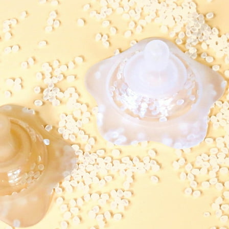 GAXIRE Breastfeeding Shield with Silicone Protectors and Cover for Home Use Lightweight Portable