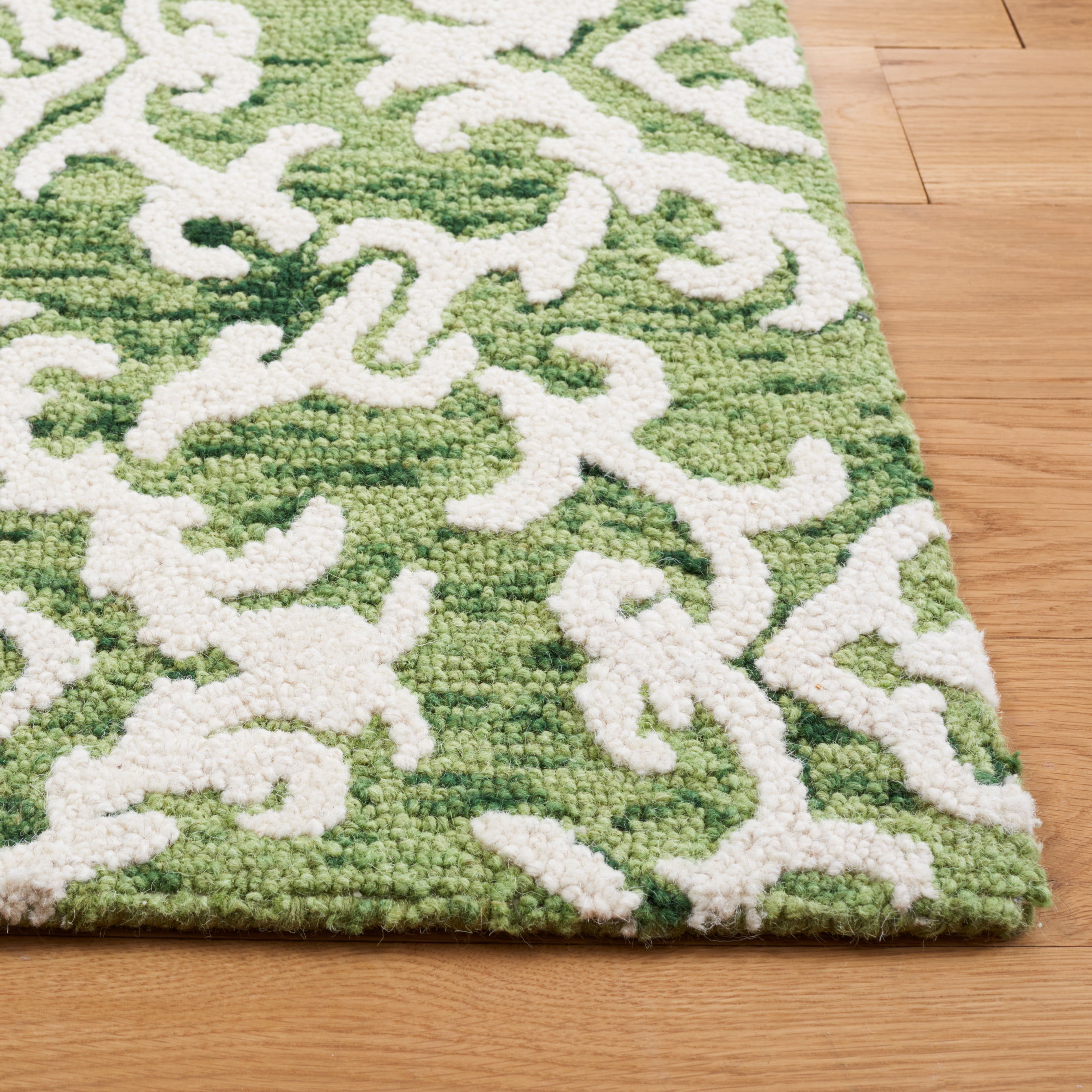 SAFAVIEH Blossom Cletus Damask Area Rug, Green/Ivory, 6' x 6' Square
