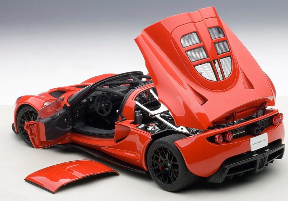 Autoart AA75403 1 to 18 Scale Hennessey Venom GT Red Diecast Model