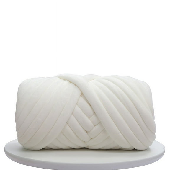 XmhyTop 500g Velvet Chunky Yarn Bulky Giant Arm Knitting Yarn, Super Soft Jumbo Tube Weight Yarn, Fluffy DIY Crochet Hand Making Washable Yarn for Blanket, Pet Bed, Rugs Pillow，White B