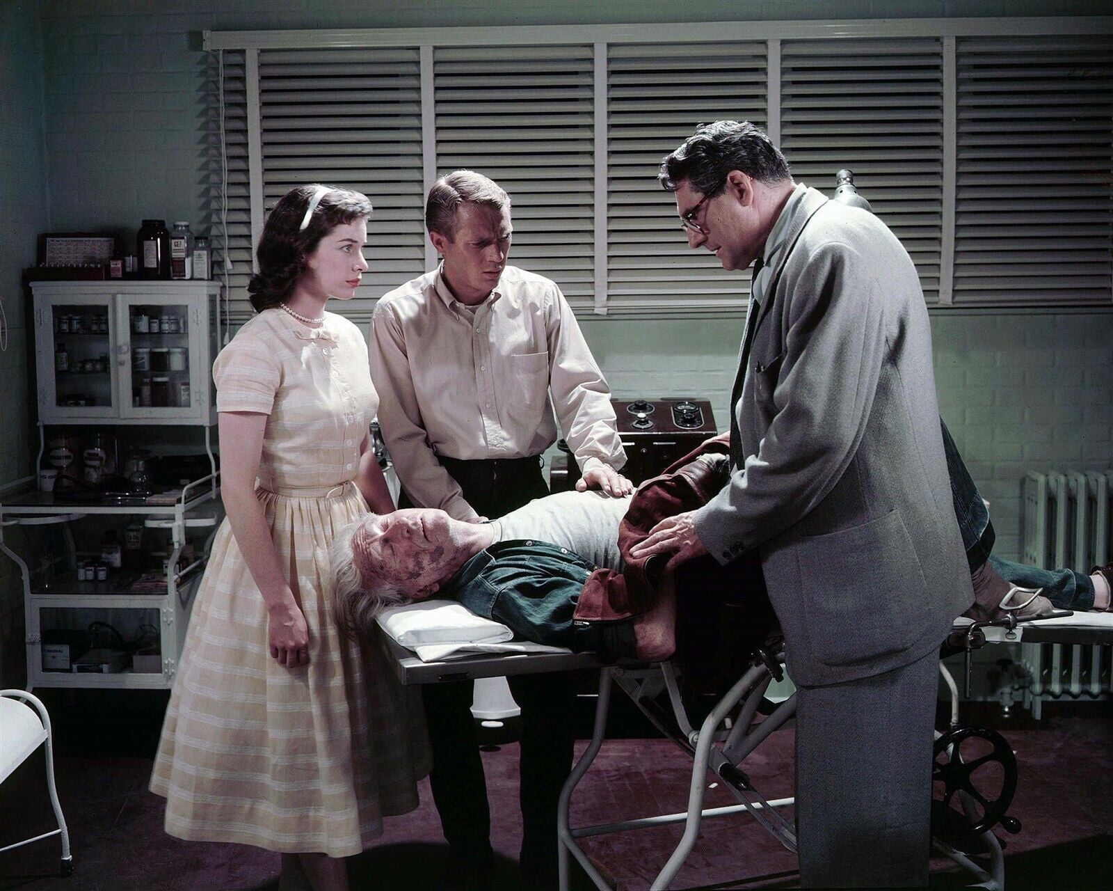 The Blob 1958 Steve McQueen & Corsaut look at injured man 8x10 inch photo