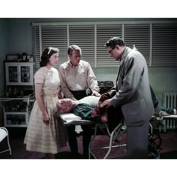 The Blob 1958 Steve McQueen & Aneta Corsaut look at injured man 8x10 inch photo