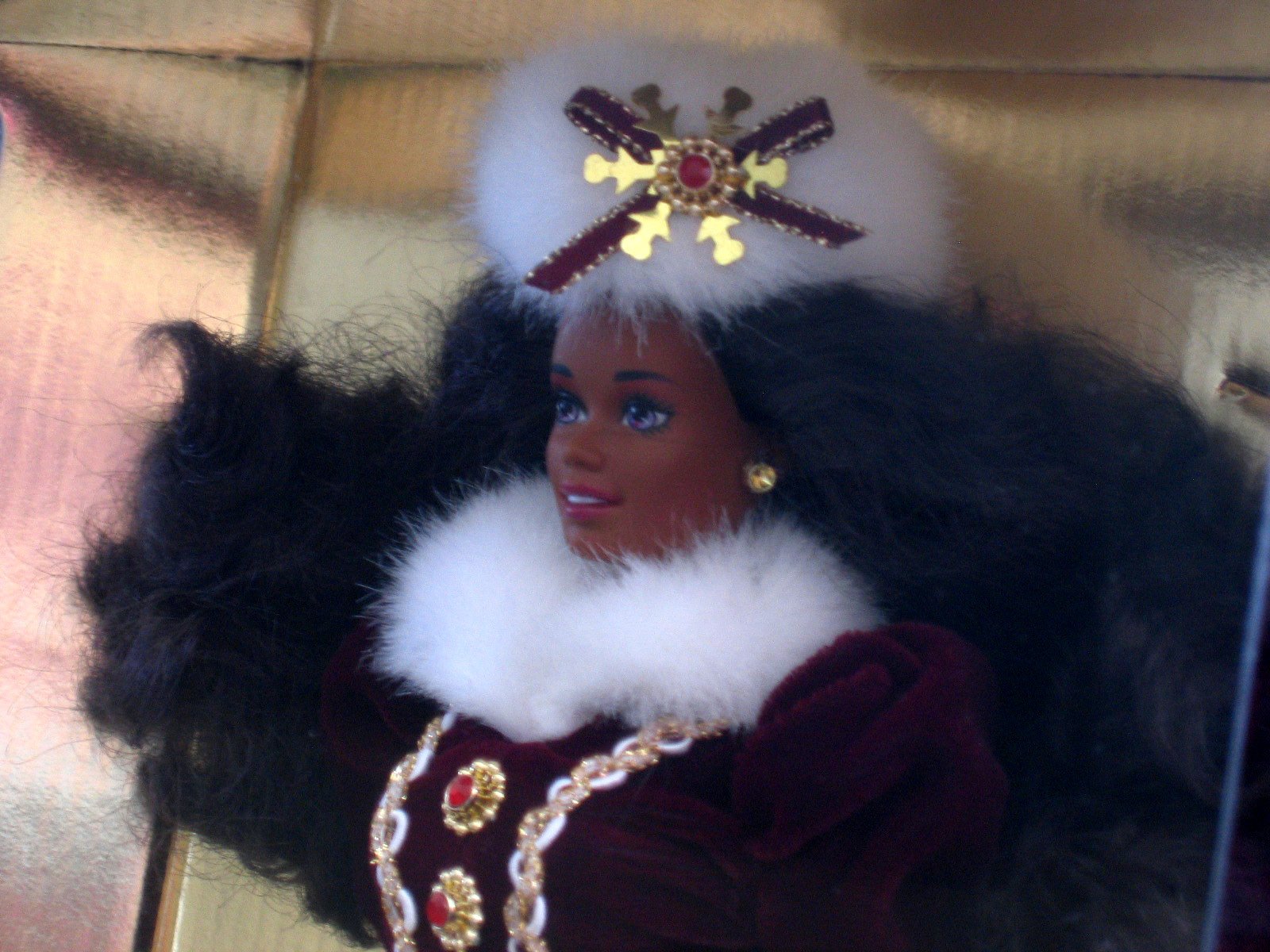 Barbie Happy Holidays Doll, 1996 Edition, African American, 115 inches tall, Special Edition