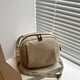 thumbnail image 1 of Bolsa de nailon para organizar y almacenar, ligera, de tela de nailon, ideal para el invierno, a la moda, para mujer, ideal para el hombro, informal, para teléfono móvil, para dormitorio, decoración d, 1 of 6