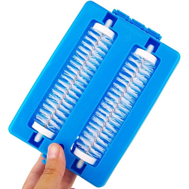 Brosse à Tapis à Simple Rouleau, Rapide et Facile pour Table et Tapis, Compacte et Gain de Place avec Absorption de Poussière pour Chandail et Literie (comme Montré)