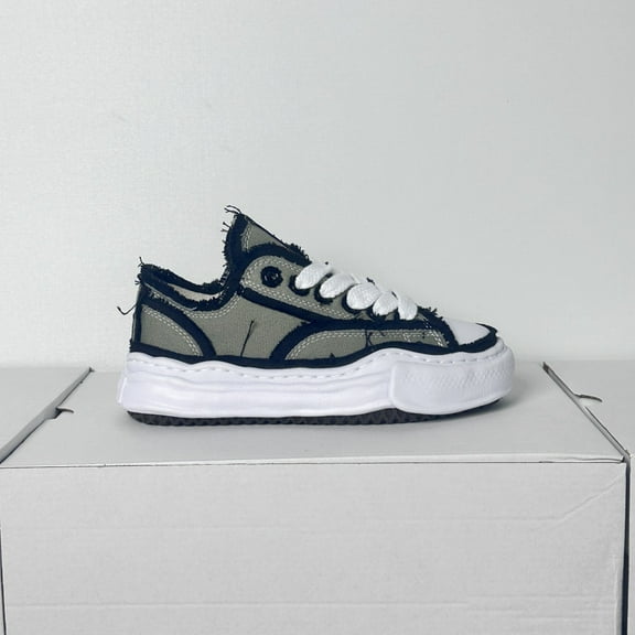 Maison MIHARA YASUHIRO MMY Peterson Low distressed canvas sneakers green